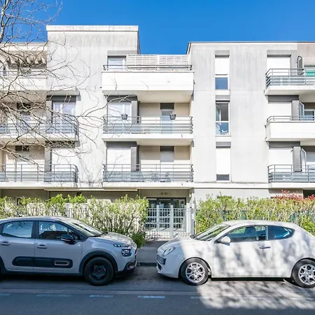 M2 Hyper Centre * مونتِفرا