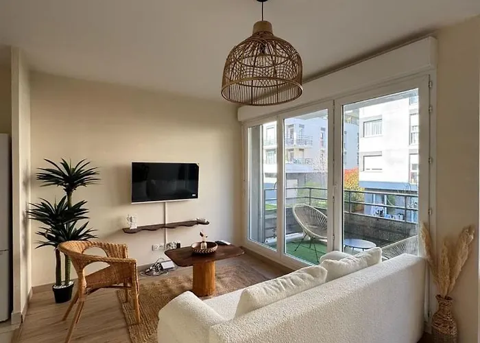 M2 Hyper Centre Apartment